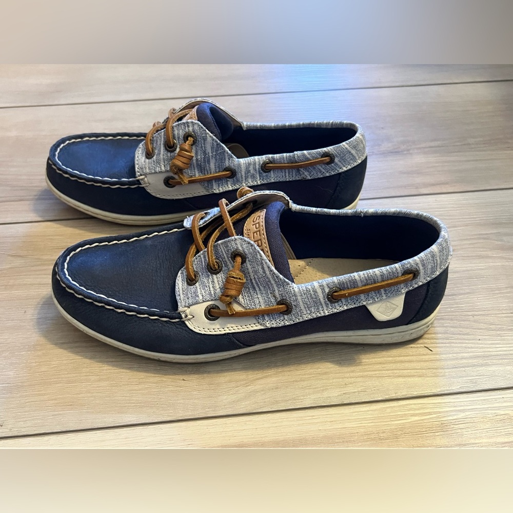 Sperry women’s boat shoes size 8